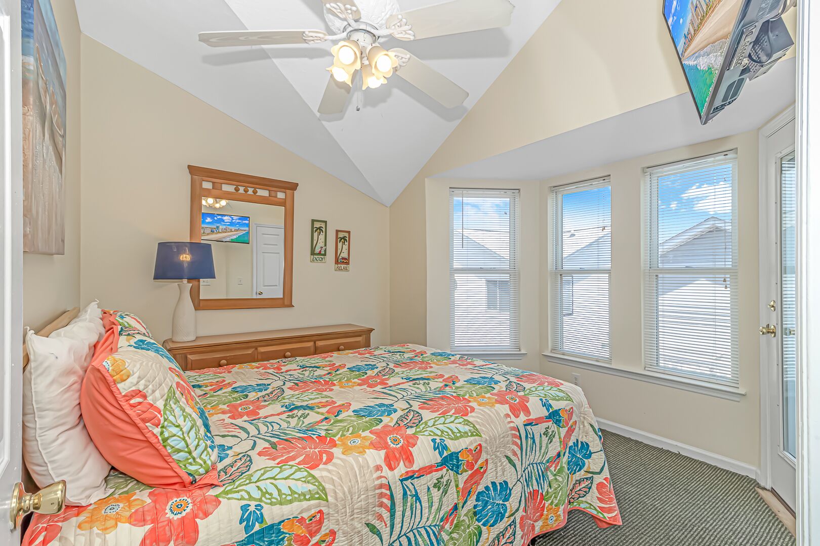 Ocean View 7 Bedrooms - Just Steps From The Beach - 1171