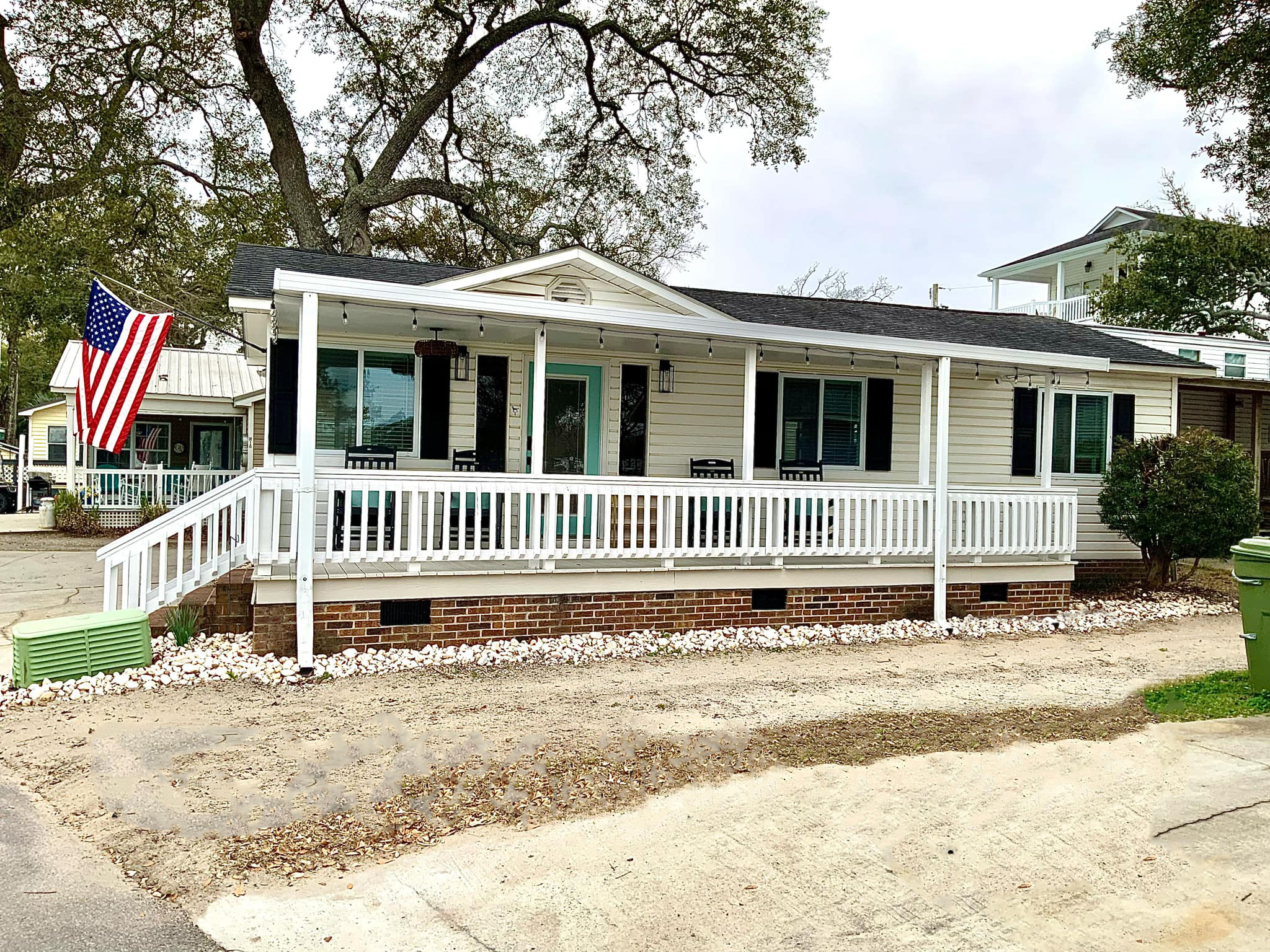Charming 3 Bed - 2 Bath home Ocean lakes Family campground - N10
